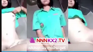 คลิปหลุดทางบ้าน หมอยพึงขึ้นก็โชว์ซะแล้ว สาวน้อยนักเรียนไทย ถ่ายตัวเองโชว์หีคาชุดพละสีเขียว หีซิงๆเลย