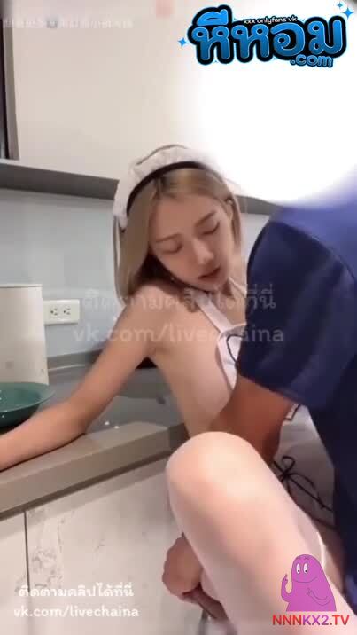 คลิปหลุด onlyfans สาวจีน Zhen ใส่ชุดเมทงานดีหุ่นบาง โดนจับกระแทกหีเย็ดสดอุ้มซอยรัวๆแตกในคารู โคตรเด็ด 2026